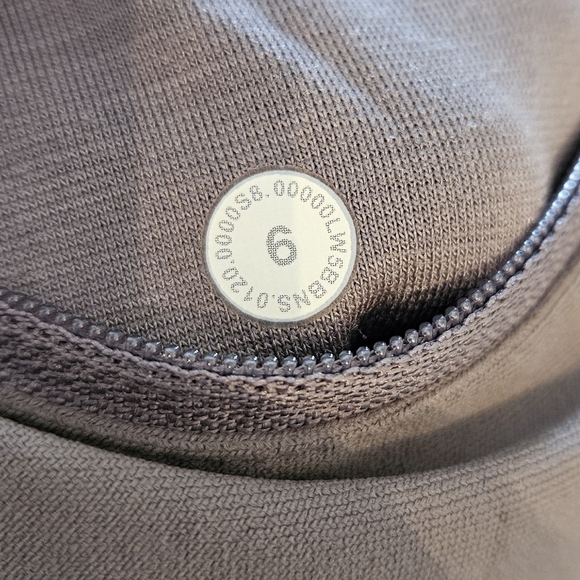 Lululemon Zoned In Tight 2020 Casual Leggings Size 6. - Picture 15 of 15